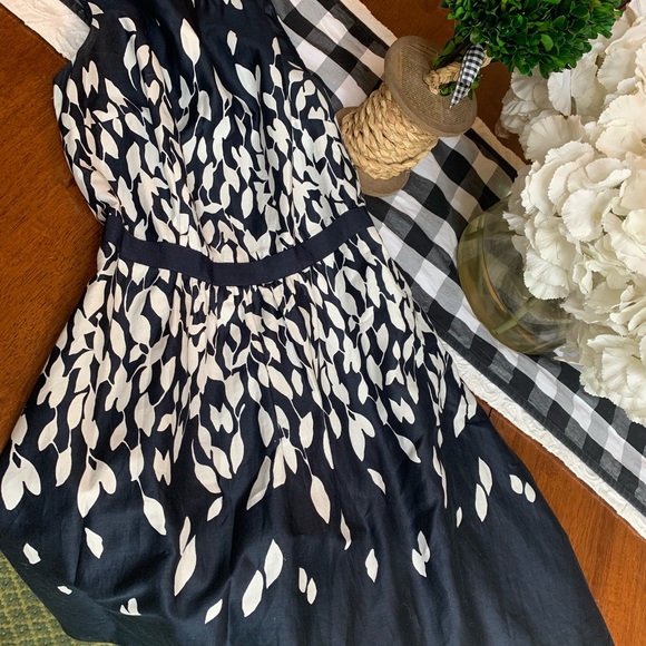 Ann Taylor Loft  blue and white dress! Size 4 - Picture 6 of 7